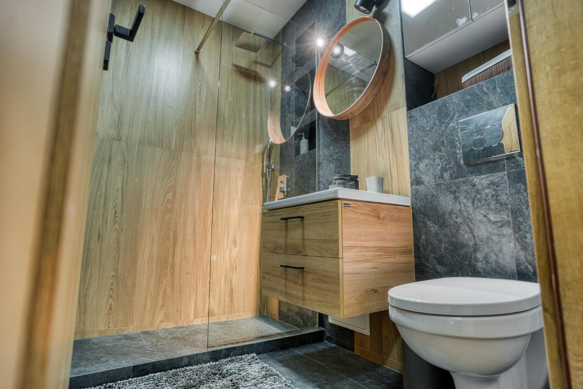 City Chic Retreat: Newly Renovated 1Br Apartment Bucharest Exterior photo